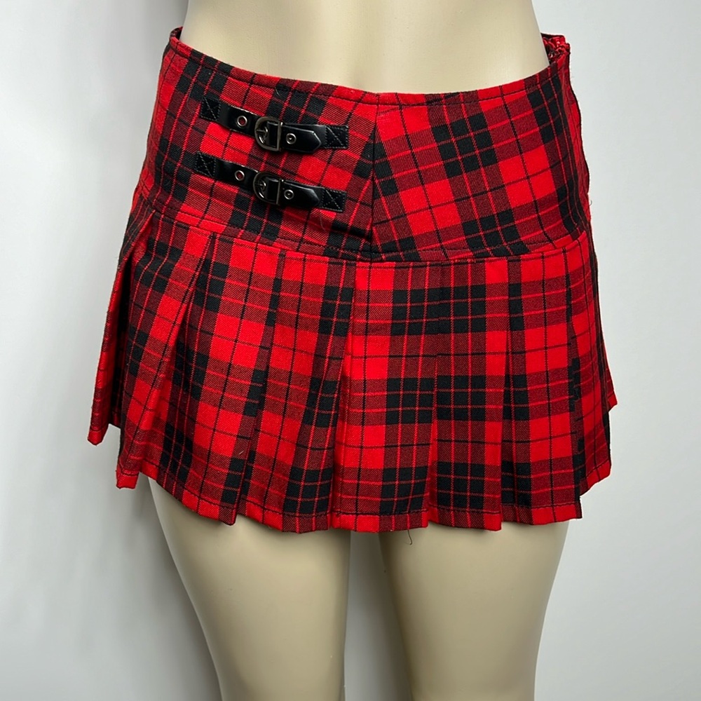 Abbey Dawn size 1 red plaid pleated mini skirt
